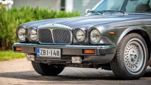 Image 9/42 of Daimler Double Six (1989)