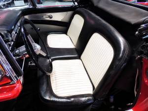 Image 13/16 of Ford Thunderbird (1955)