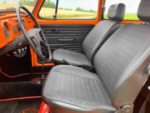 Image 2/8 of Volkswagen Beetle 1303 (1972)