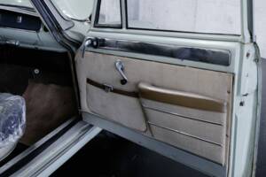 Image 31/48 of Alfa Romeo 2600 Berlina (1962)