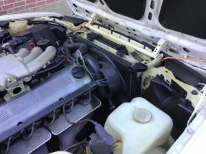 Bild 14/20 von BMW 320i (1988)