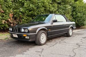 Image 1/27 of BMW 320i (1989)