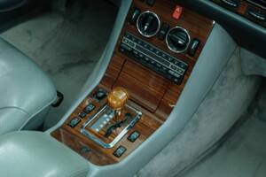 Bild 32/50 von Mercedes-Benz 300 SE (1991)