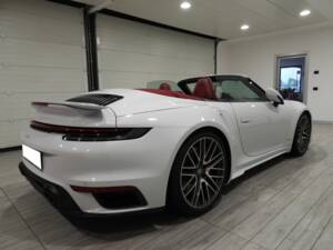 Image 4/15 de Porsche 911 Turbo (2021)