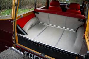 Image 38/43 of Morris Minor 1000 Traveller (1966)