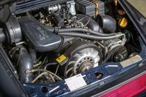 Bild 29/31 von Porsche 911 Carrera 2 (1992)