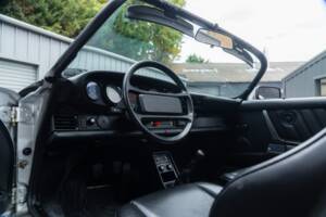 Image 60/68 of Porsche 911 Speedster 3.2 (1989)