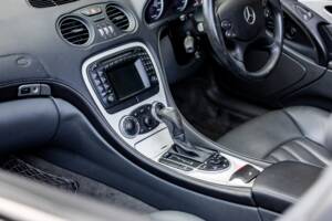 Bild 45/50 von Mercedes-Benz SL 55 AMG (2004)