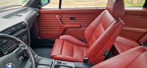 Immagine 10/19 di BMW 325i (1987)