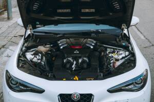 Bild 21/26 von Alfa Romeo Giulia Quadrifoglio (2017)