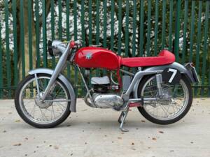 Bild 2/45 von MV Agusta 150 Sport (1953)