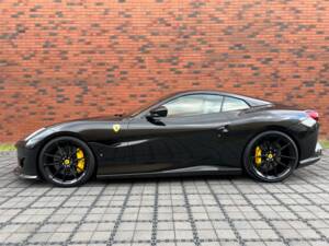 Image 3/37 of Ferrari Portofino (2019)