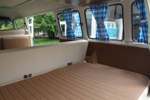 Imagen 24/45 de Volkswagen T2b Camper (1978)