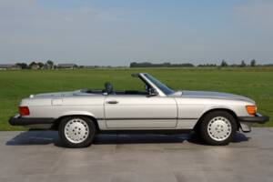 Image 16/50 de Mercedes-Benz 560 SL (1988)