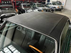 Image 12/47 of Jaguar XJ 6 C 4.2 (1976)