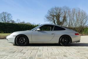 Image 4/50 of Porsche 911 Carrera 4 (1999)