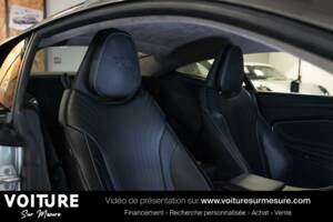 Image 21/29 of Aston Martin DB 11 V12 (2018)
