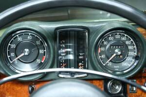 Image 14/30 de Mercedes-Benz 280 SE (1970)