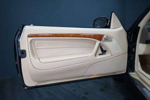 Image 17/30 of Mercedes-Benz SL 500 (2001)