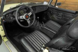 Image 16/19 de MG MGB (1977)