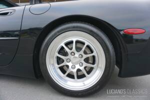 Image 21/48 of Chevrolet Corvette (1998)