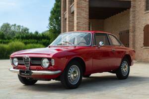 Image 1/50 of Alfa Romeo Giulia 1600 Sprint GT Veloce (1967)