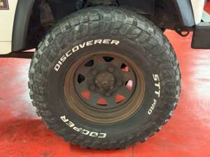 Bild 20/27 von Land Rover Defender 90 Td5 (2000)