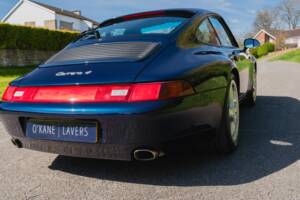 Image 21/52 of Porsche 911 Carrera 4 (1997)