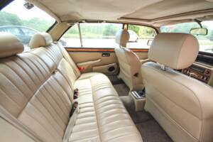 Image 23/44 of Jaguar XJ 12 (1990)