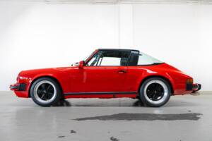 Image 3/31 of Porsche 911 Carrera 3.2 (1988)