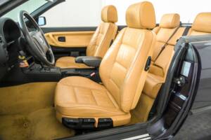 Bild 20/50 von BMW 318i (1996)