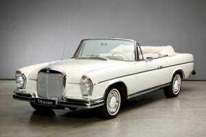 Image 1/27 of Mercedes-Benz 300 SE (1967)
