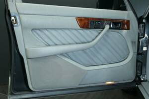 Image 10/30 of Mercedes-Benz 560 SEL (1989)