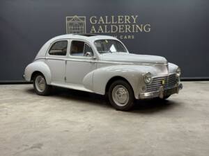 Bild 33/50 von Peugeot 203 C (1960)