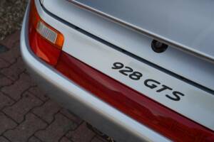 Image 13/50 of Porsche 928 GTS (1993)