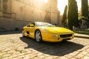 Immagine 4/33 di Ferrari F 355 Berlinetta (1995)