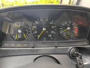 Immagine 34/50 di Mercedes-Benz 230 CE (1982)