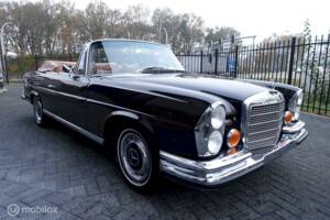 Image 2/14 of Mercedes-Benz 280 SE 3,5 (1970)