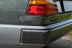 Image 53/63 of Mercedes-Benz 220 E (1993)
