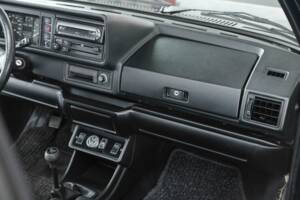 Image 26/36 of Volkswagen Golf Mk I Convertible 1.8 (1993)