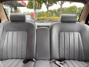 Image 16/20 de Daimler Double Six (1993)