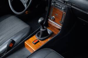 Image 17/38 of Mercedes-Benz 350 SL (1973)