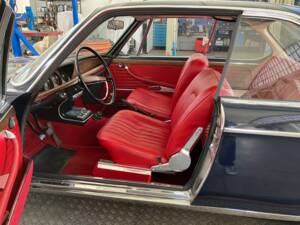 Image 22/79 of BMW 2000 CS (1969)