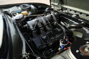 Image 34/50 of Peugeot 504 Convertible (1981)