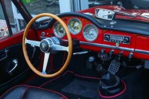 Image 45/50 of Alfa Romeo Giulia 1600 Spider (1963)