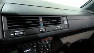 Image 13/33 de Mercedes-Benz 500 SL (1990)