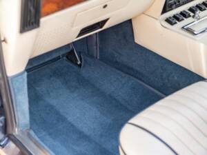 Bild 56/70 von Aston Martin V8 EFi (1988)