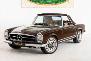 Image 2/30 of Mercedes-Benz 280 SL (1970)