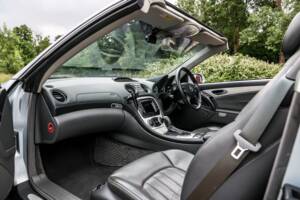 Image 11/40 of Mercedes-Benz SL 55 AMG (2002)