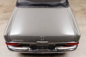Image 21/45 of Mercedes-Benz 250 SE (1967)